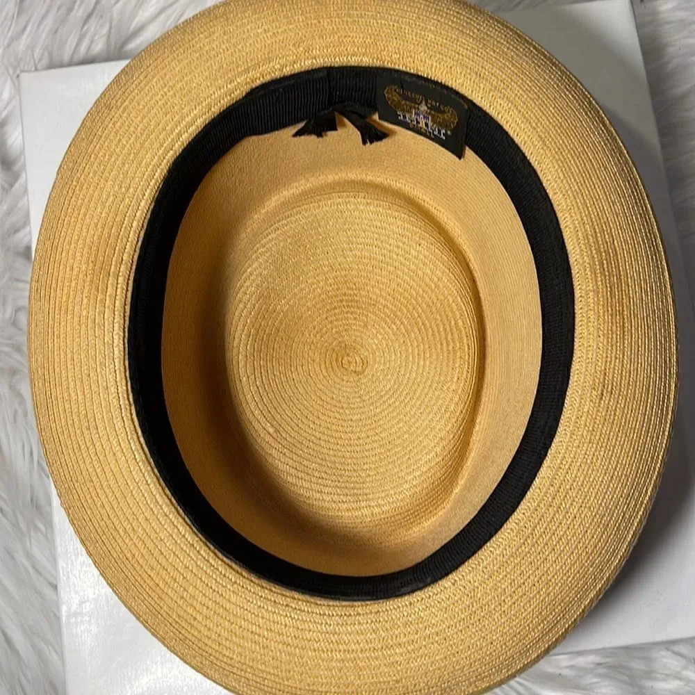 Tan/black straw dress/casual hat